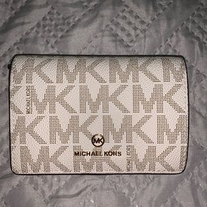 Michael kors small signature wallet